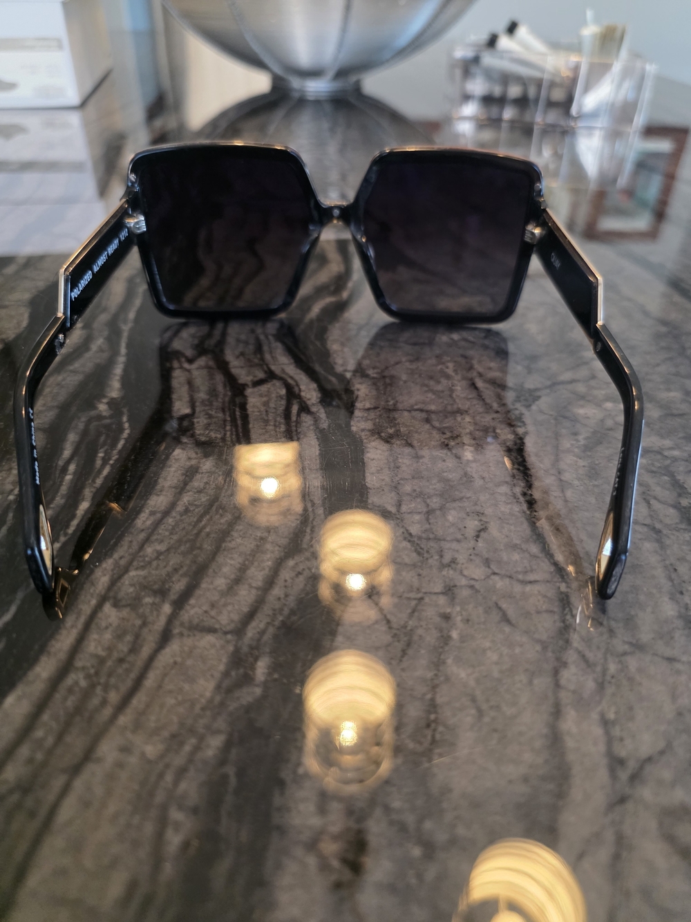 Quay Australia Black Oversized Square Sunglasses Pristine Conditon - Picture 4 of 11